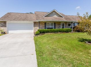 1327 Tomahawk Dr, Maryville, TN 37803
