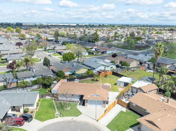 3417 Uranus Dr, Ceres, CA 95307