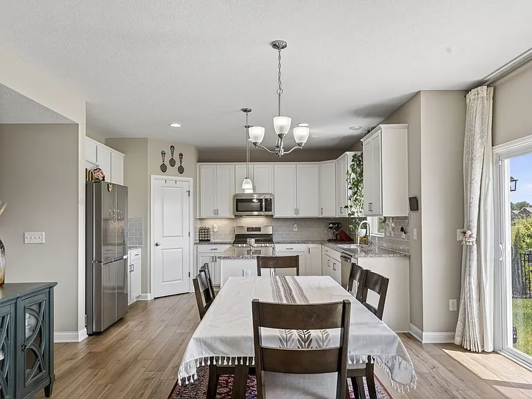 3805 Mantle Dr — Photo 18