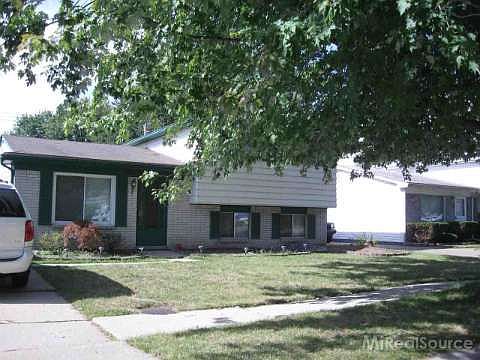 4th image of 24794 Orchid St