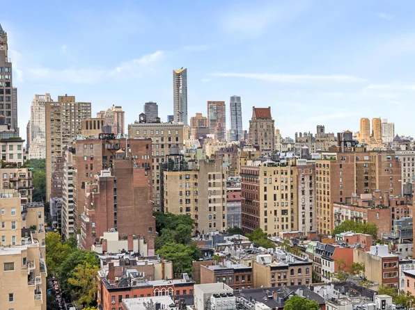 200 East 61st Street image 13 of 27