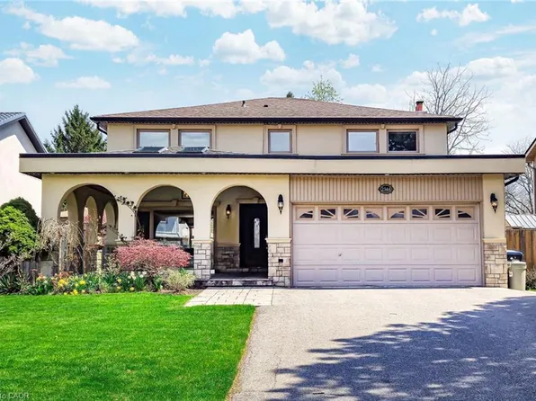 2344 Kenbarb Rd, Mississauga, ON L5B 2E8
