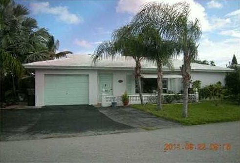 1st image of 7105 NW 76th Ct