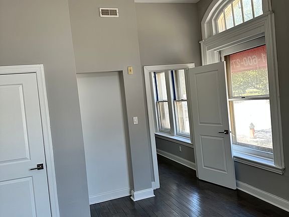 4th image of 4100-2 Parkside Ave #4D