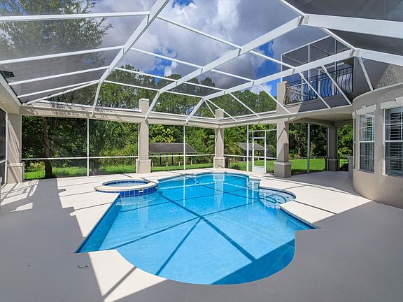 3rd image of 10831 Emerald Chase Dr