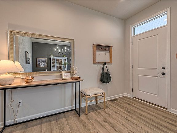 4th image of 1080 Wedgewood Dr