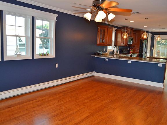 4th image of 16 Salerno Ct