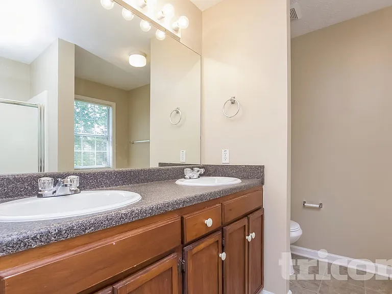 200 Towler Dr — Photo 7