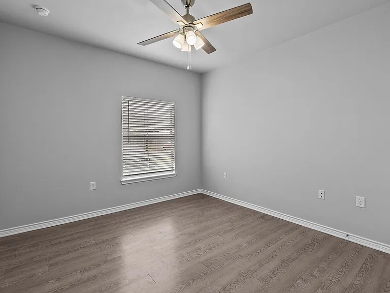 Stoneleigh — Photo 14