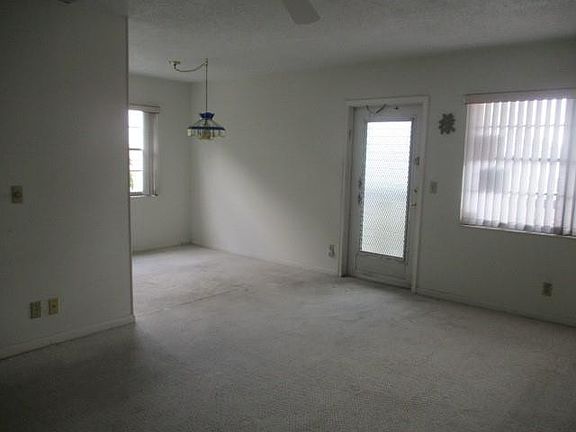 3rd image of 360 Southampton C #360