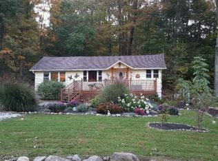245 Wawayanda Rd, Highland Lakes, NJ 07422