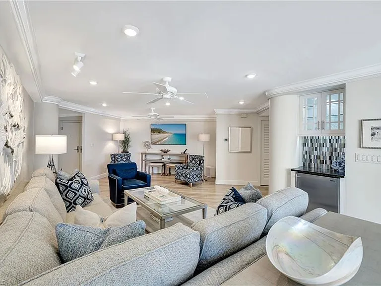4041 Gulf Shore Blvd N #703 — Photo 5