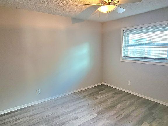 5th image of 901 Lake Palms Dr