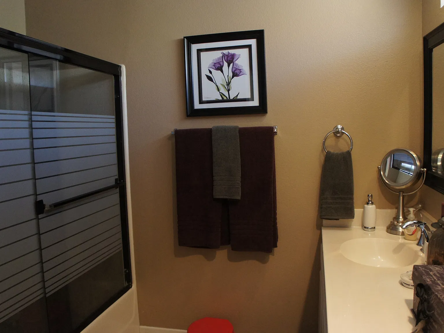 3 bed, 1232 sqft, $3,300 — Photo 4