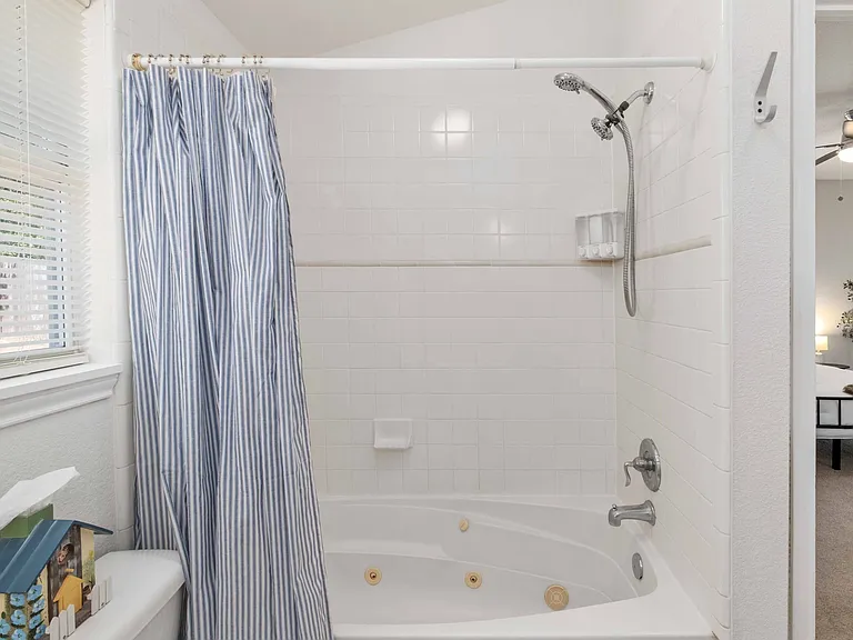902 Presa Arriba Rd #A — Photo 13