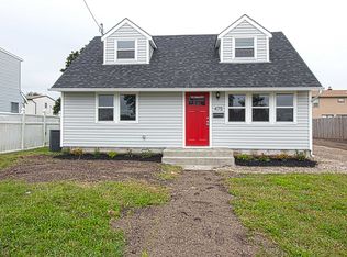 475 Bay Ave, Patchogue, NY 11772
