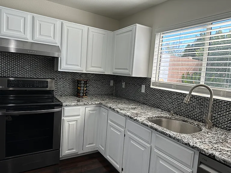 1337 E Charleston Ave — Photo 28