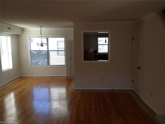 4th image of 2300 Bergen Ct