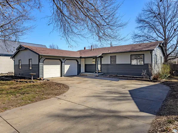 128 N Dexter Ave, Valley Center, KS 67147