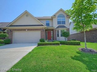 20878 Belclare Dr, Macomb, MI 48044