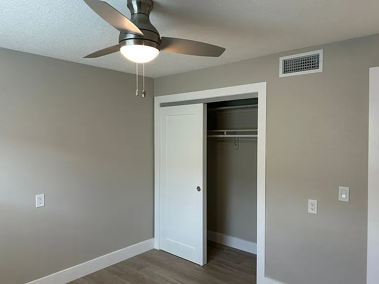 2502 Bay Blvd #1 — Photo 15