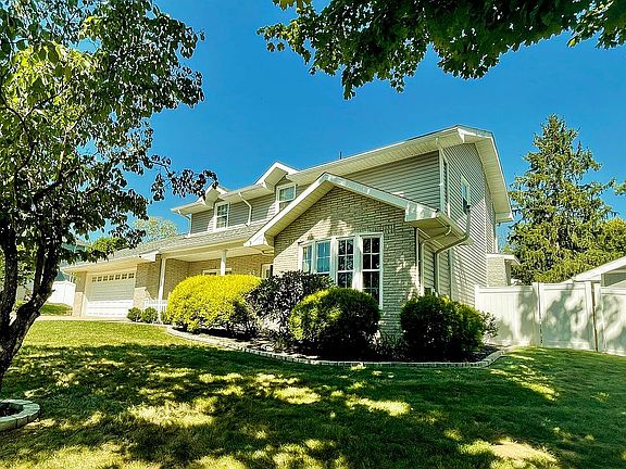 3rd image of 1267 Downwood Manor Dr