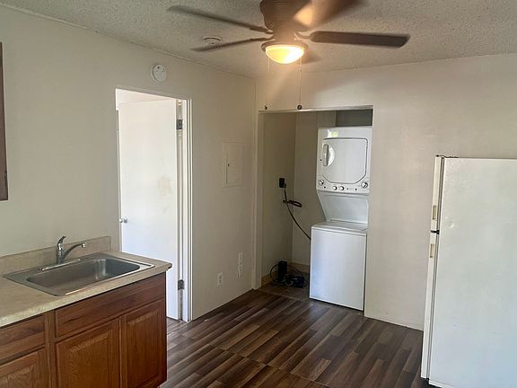 2nd image of 1442 Victoria St #103