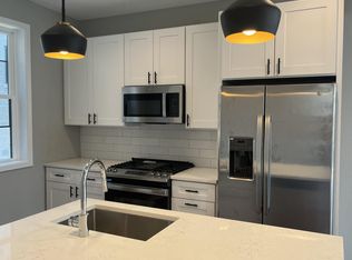 1315 W Carmen Ave #3R, Chicago, IL 60640