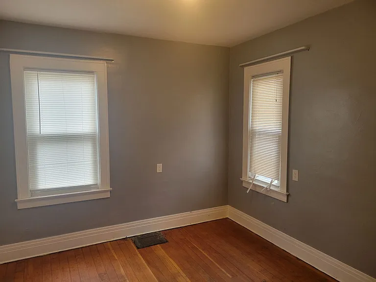 126 Flanders St — Photo 21