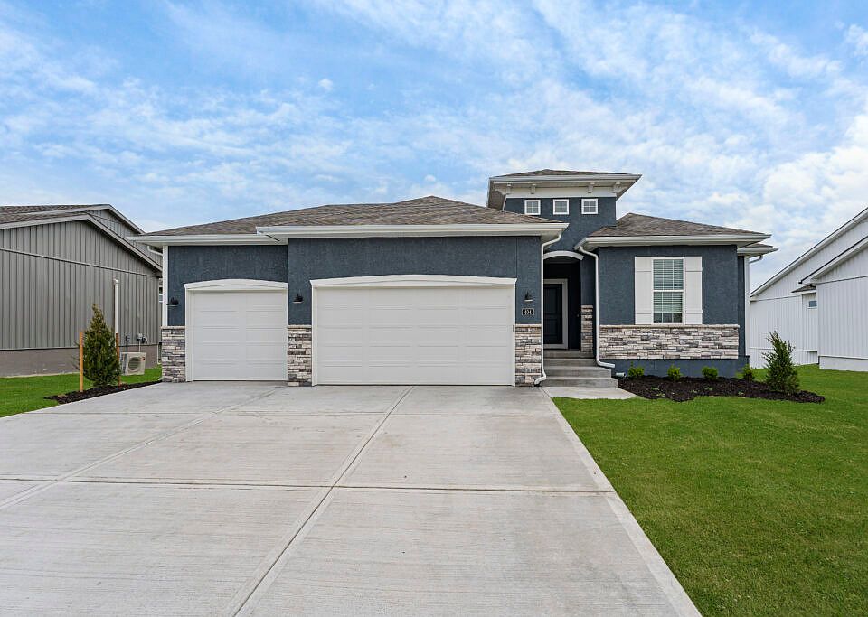 404 SW Hawthorne Lane