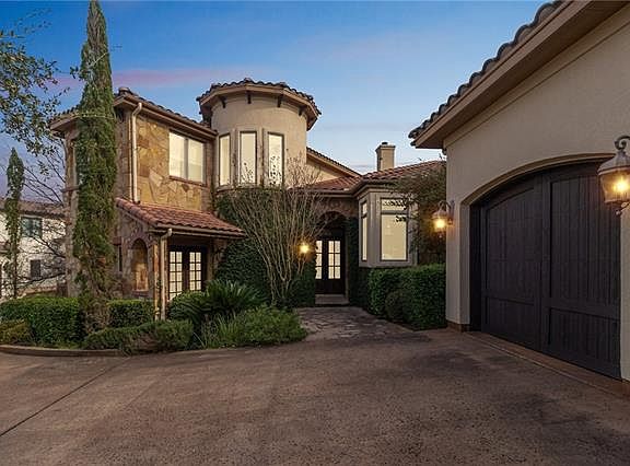 2nd image of 4801 Pecan Chase