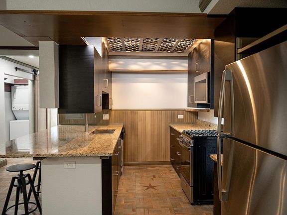 4th image of 116-136 N Oak Park Ave #324