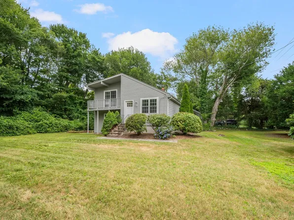 22 Hull St, Jamestown, RI 02835