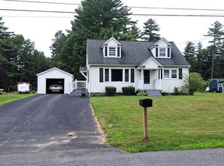 8 Fatima St, Morrisonville, NY 12962