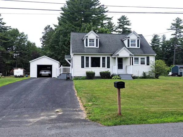 8 Fatima St, Morrisonville, NY 12962
