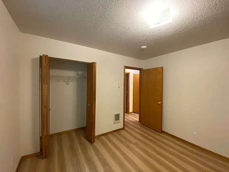 905 SE Stratford Ct — Photo 21
