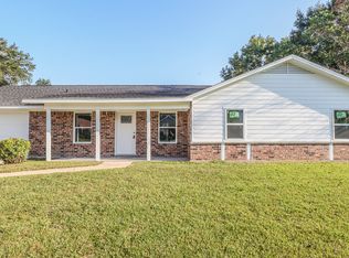 12520 Beacon St, Ocean Springs, MS 39564