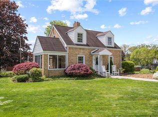 1801 Park Circle Dr, Glenshaw, PA 15116