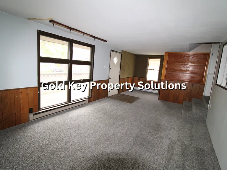 117 E John St — Photo 23