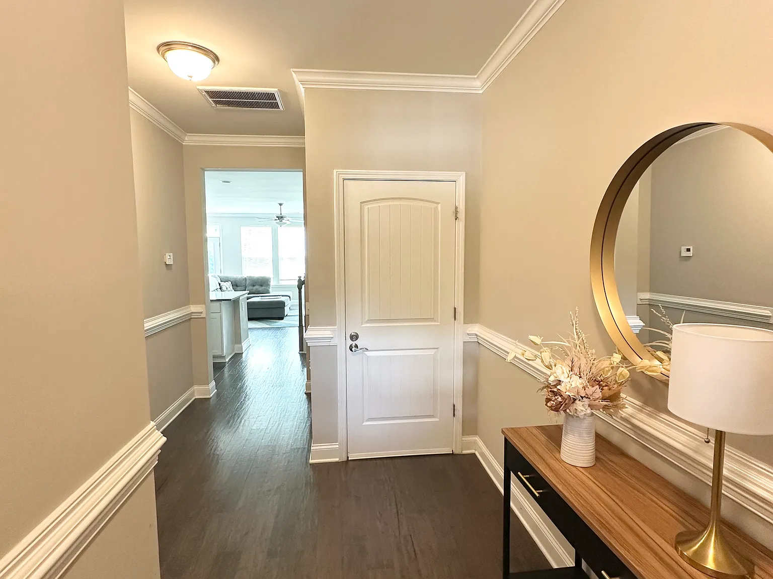 304 Fenella Dr — Photo 4