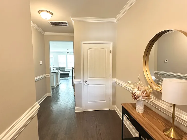 304 Fenella Dr — Photo 5