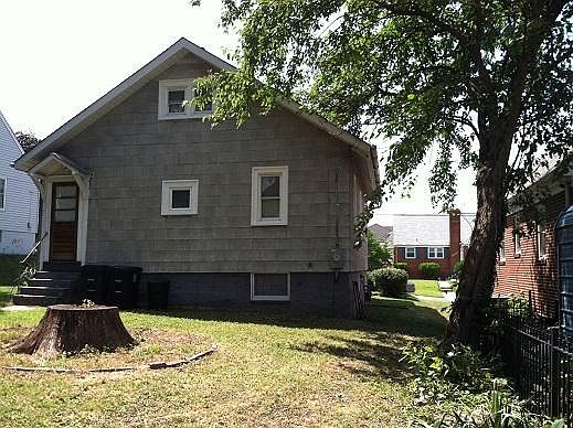 Exit from Kitchen area to Backyard