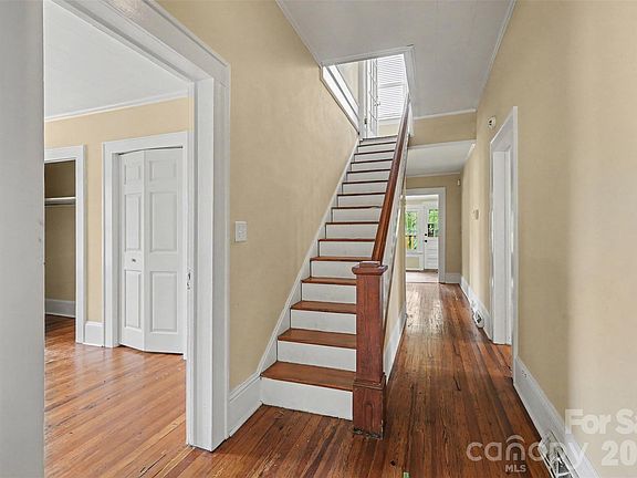 2nd image of 126 E Division Ave