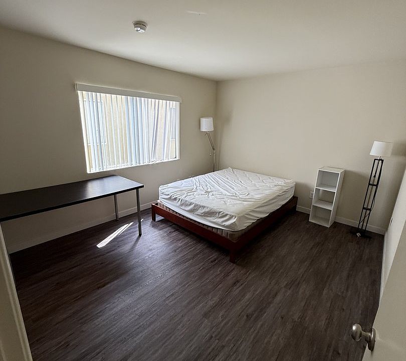 2nd image of 1139 Queen Anne Pl APT 107