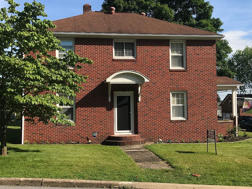 1st image of 118 E 1st St