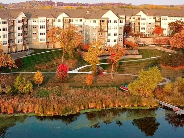 1900 Rush Lake Trl APT 232, New Brighton, MN 55112