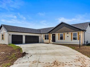 407 Jerin Dr, Fisher, IL 61843