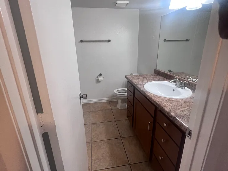 1695 W Midvale Village Dr — Photo 6