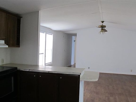 4th image of 715 Park Creek Ave