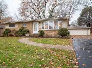 640 S Bennett Ave, Palatine, IL 60067